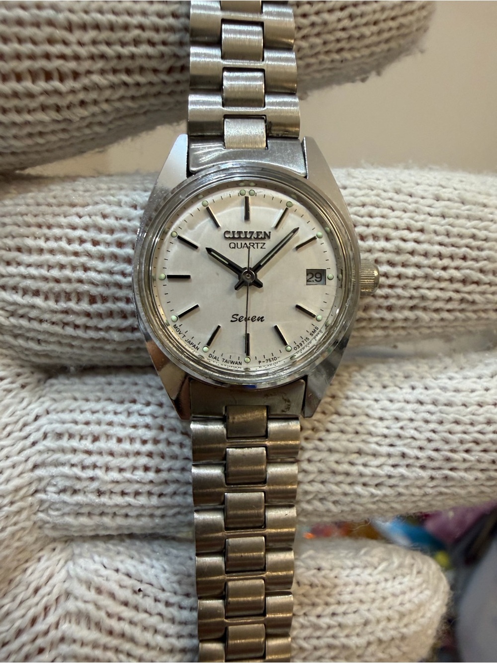 Vintage 1981 Citizen Quartz Seven Watch 4-041640 SMT Silver Tone Date Running